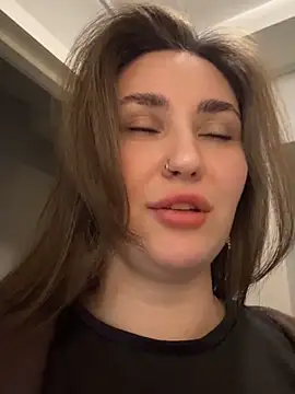 KiraBarlows live sex cam