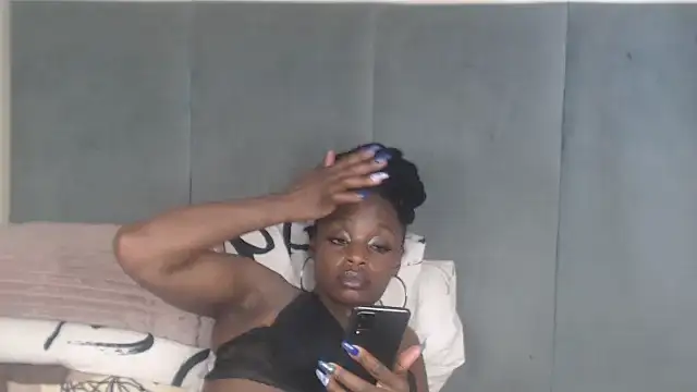 Jah-Queen live sex cam