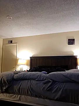 Roddog18 live sex cam