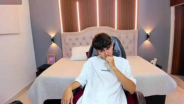 Tommy18__ live sex cam