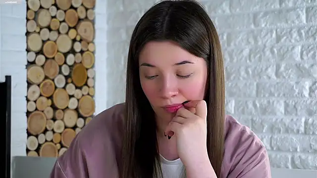 LowOncoming live sex cam