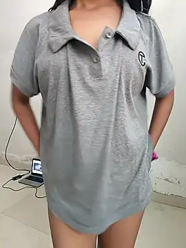 anshika0124 live sex cam