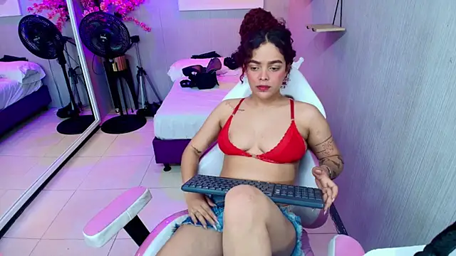 Maggy_t18 live sex cam