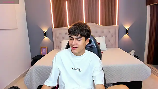 Tommy18__ live sex cam