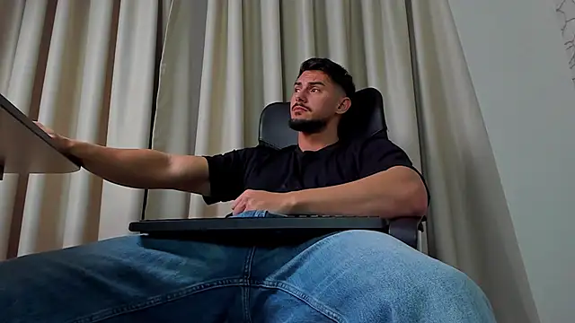 ClintMasters live sex cam