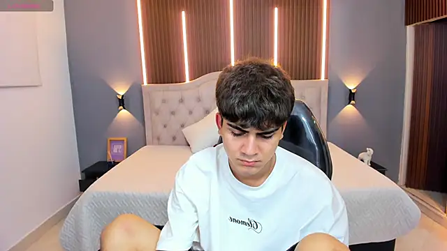 Tommy18__ live sex cam