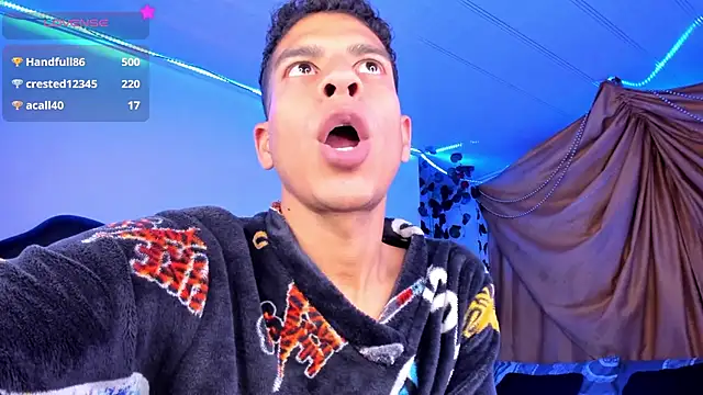 Ethan_Boyy live sex cam