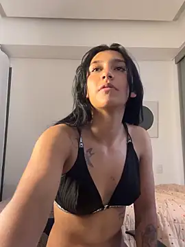 Nahomy_cute1 live sex cam
