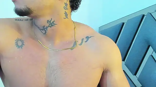 NoahhBrown live sex cam