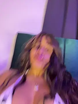 riri_brunnete live sex cam