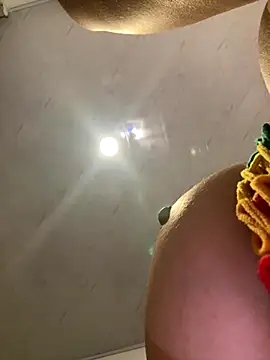 SQUIRTINGQUEEN11 live sex cam