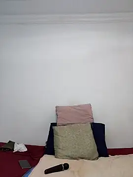 Curvy_sluty live sex cam