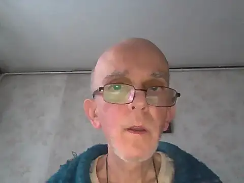 mariusica1@xh live sex cam