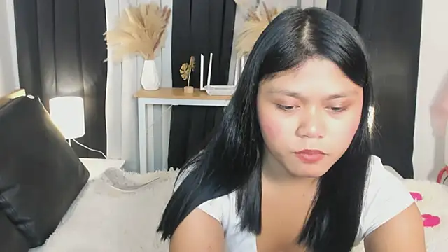 SpicyAlyssa69 live sex cam