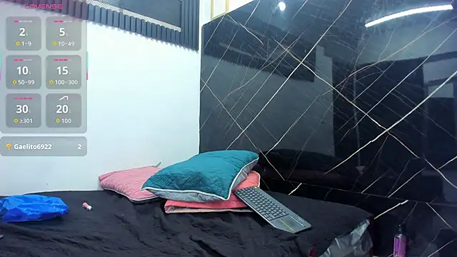 Analiasmith89 live sex cam