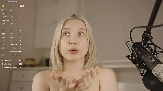 KessyPlaudis live sex cam