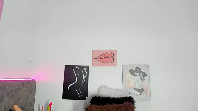 BarbieHotLaura live sex cam