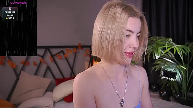 LindaThacker live sex cam