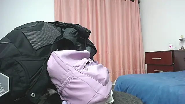 Sarabubbie live sex cam