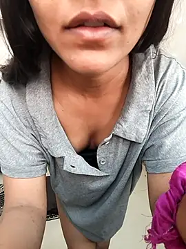 anshika0124 live sex cam