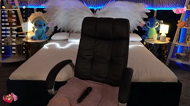 FoxyShy live sex cam