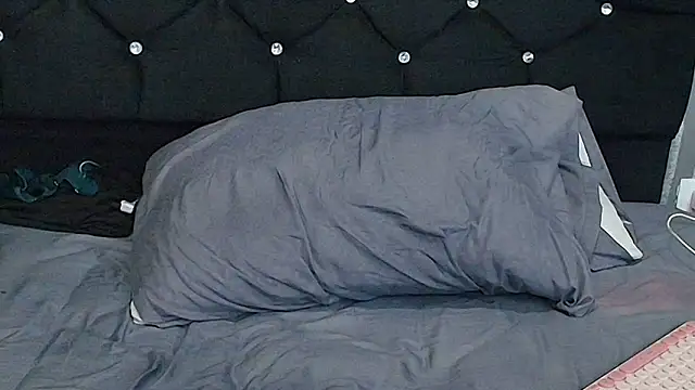 Alicee_Moonn live sex cam