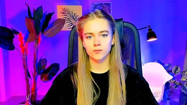 JuneWoods live sex cam