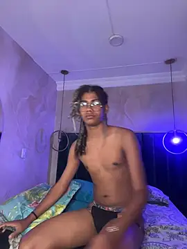 Maxim-Walker live sex cam