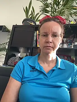 AnnikaRose live sex cam