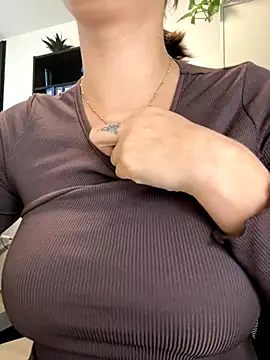 Hii_Lolla live sex cam