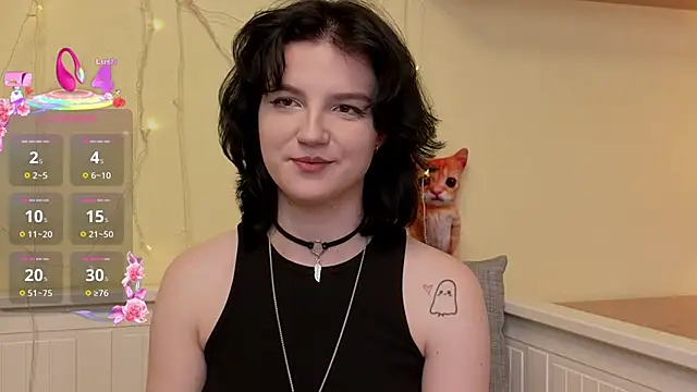 LatinaHuguenin live sex cam