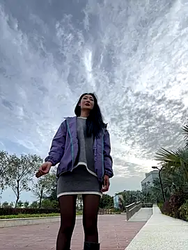 so-linger live sex cam