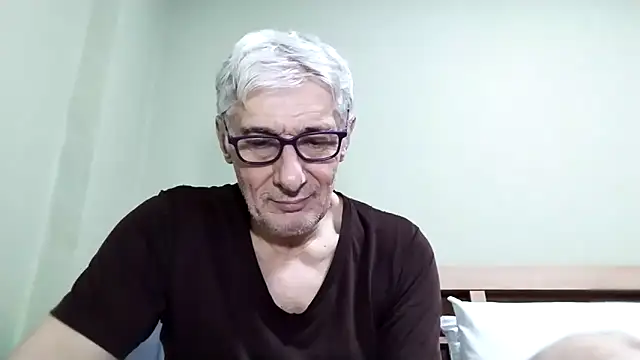 BIGUNCUTHARDCOCK live sex cam