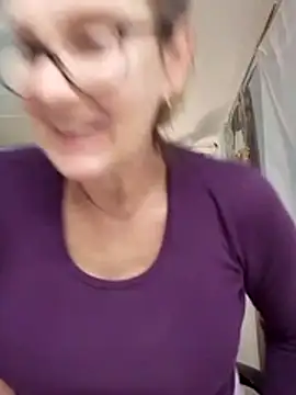 irinamaux live sex cam