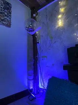 Sophia_Weest99 live sex cam