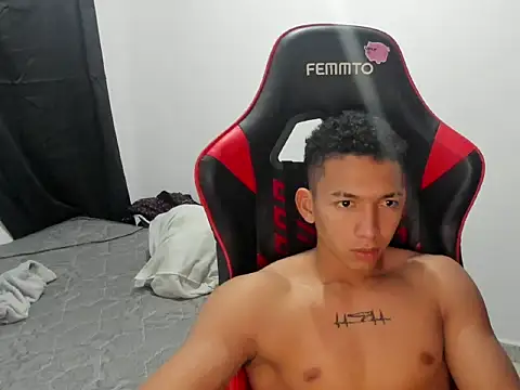 JuanchiT66 live sex cam