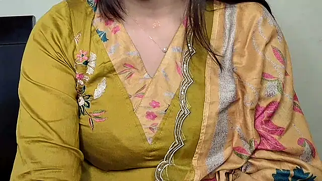 Naina_For_You live sex cam