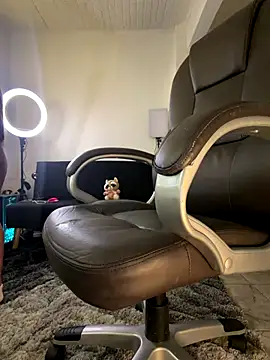 aly_golden_ live sex cam