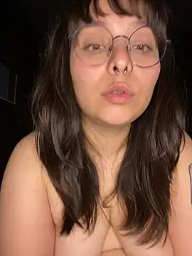 Solo_yoss live sex cam