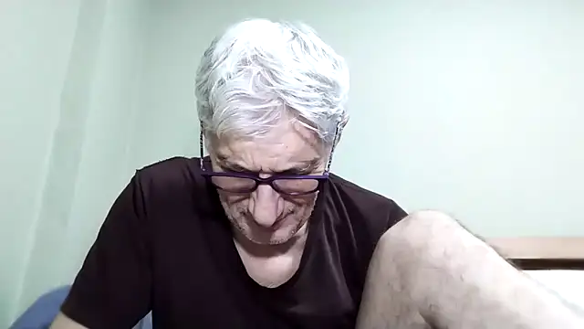 BIGUNCUTHARDCOCK live sex cam