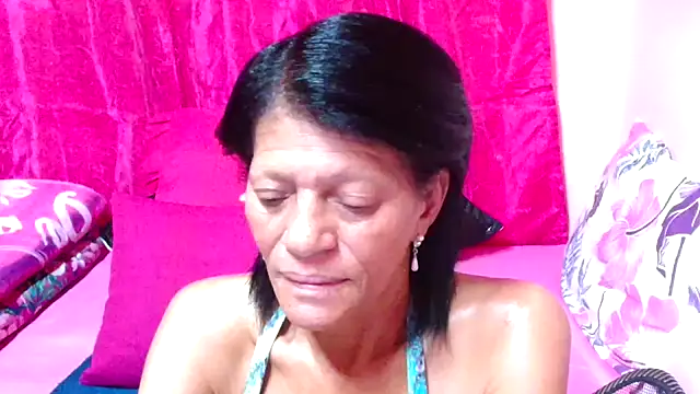 SLUTTYROXY live sex cam