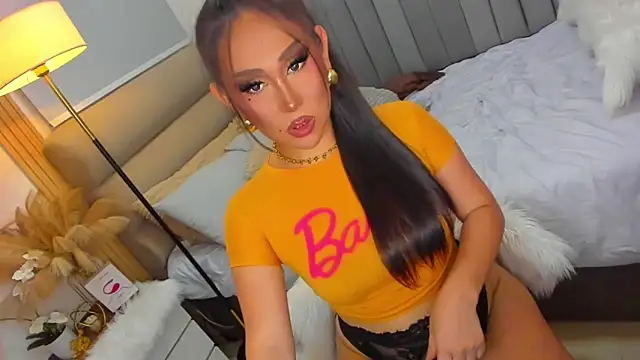 UrSluttyGoddess live sex cam