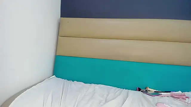 Nikki_and_Mayk live sex cam