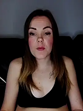 SexyLoLoUK live sex cam