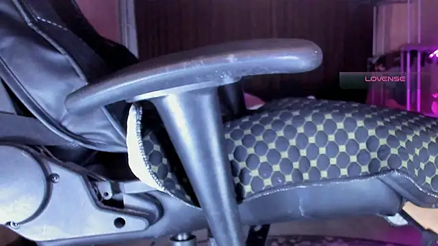 Cameltoe_squirt_inPants live sex cam