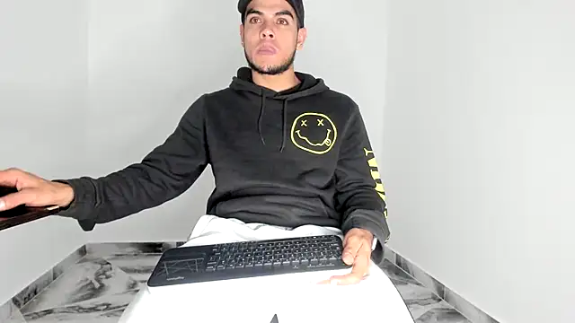 mikee_scooth live sex cam