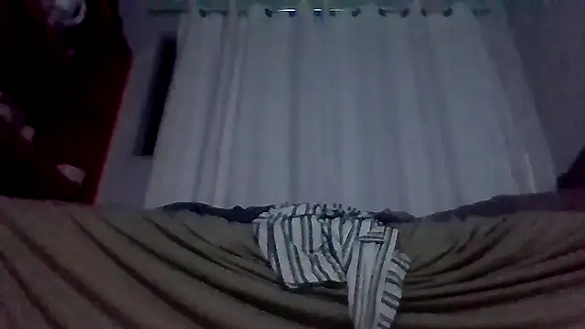 CouplesFuckToy69 live sex cam