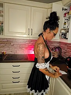 Misses-Cougar live sex cam