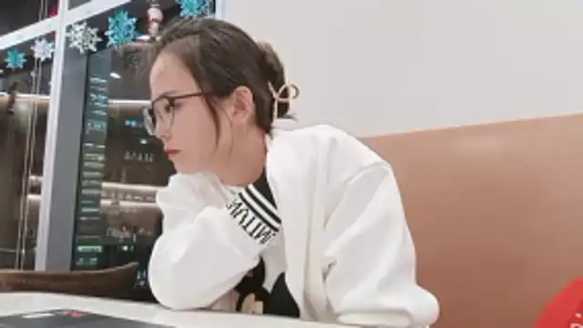 KKMM168 live sex cam