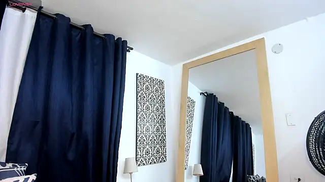 Malaika_Toure live sex cam